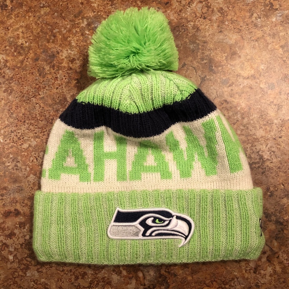 New Era Seattle Seahawks Puffball Beanie
